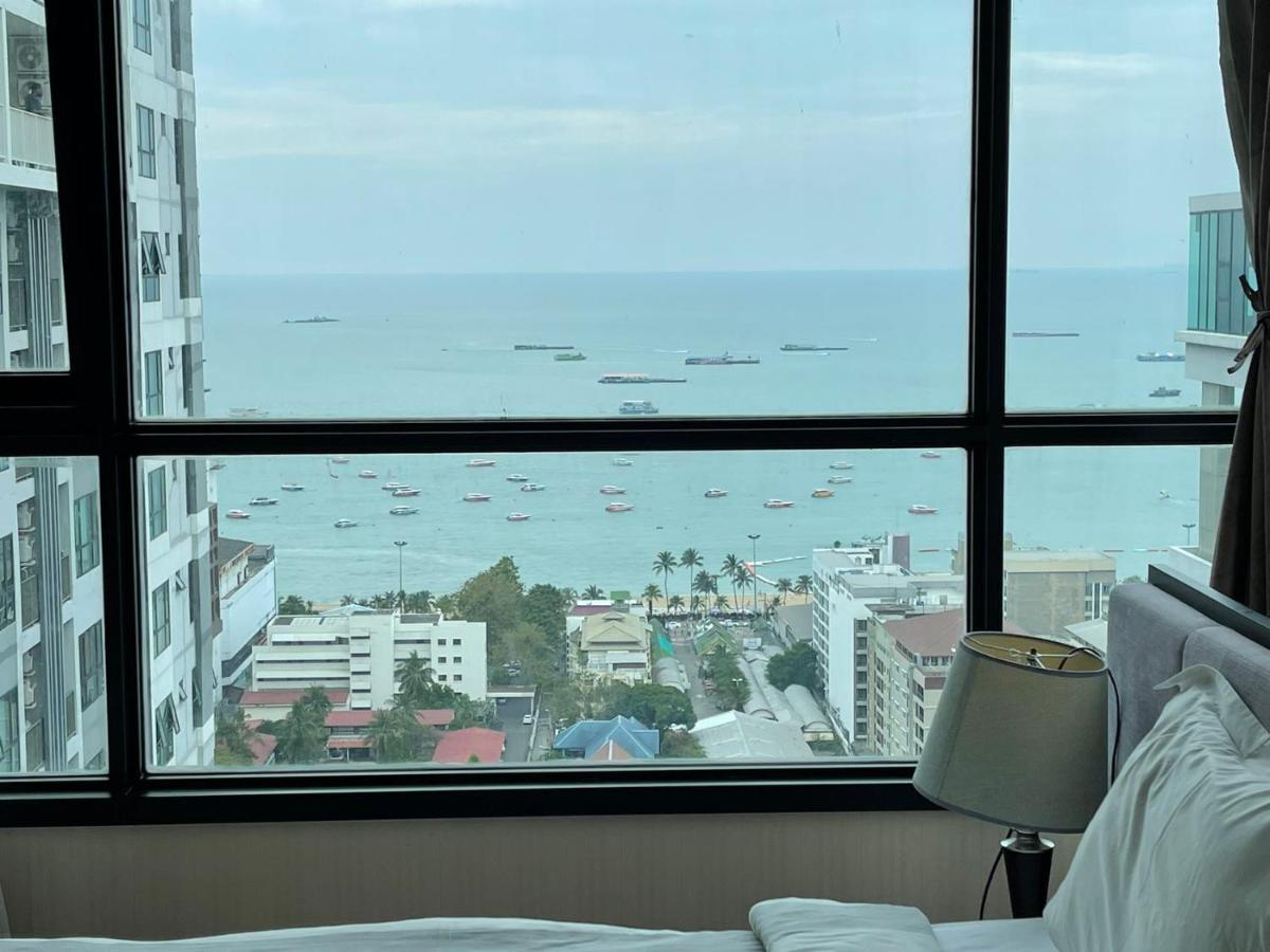 Aparthotel The Base Pattaya Esterno foto