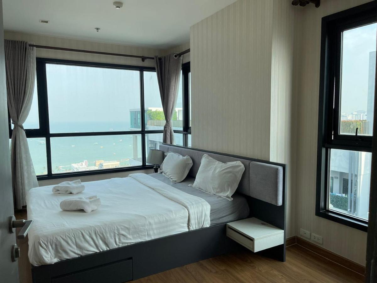 Aparthotel The Base Pattaya Esterno foto